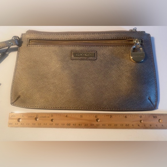 CALVIN KLEIN Wristlet. NEW. Bronze metallic color with Gold hardware. - Picture 6 of 9